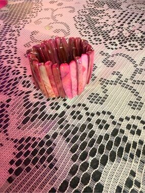 Handmade Pink Shell Stretch Bracelet
